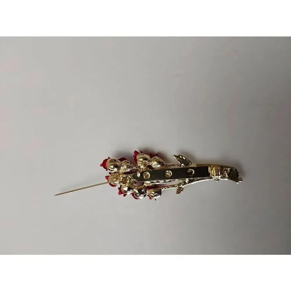 Rose bouquet brooch/pin Metal sculpture Red Gold